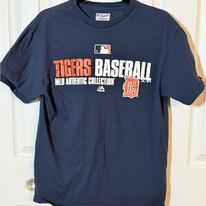 Majestic Navy and Orange MLB Detroit Tigers Sz M Baseball Tee AM